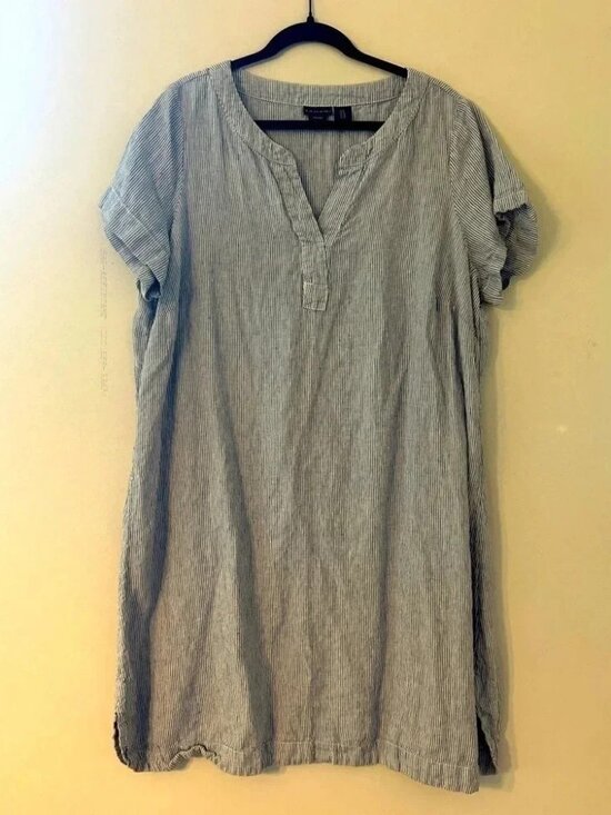Dresses & Skirts - Tahari 100% linen dress